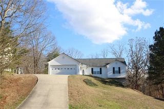 3755 Fern Creek Drive, Flowery Branch, GA 30542