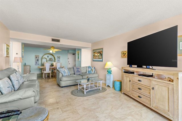 1 KEY CAPRI 102E, Treasure Island, FL 33706