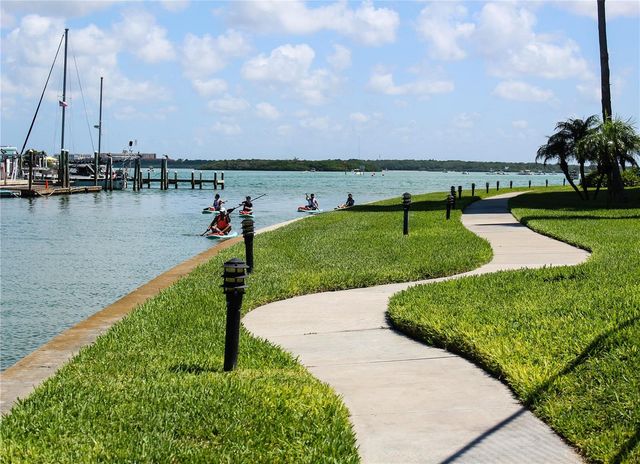 1 KEY CAPRI 102E, Treasure Island, FL 33706