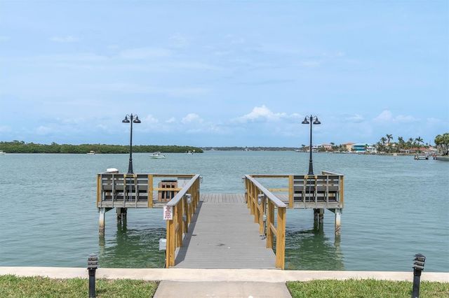 1 KEY CAPRI 102E, Treasure Island, FL 33706