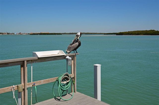 1 KEY CAPRI 102E, Treasure Island, FL 33706