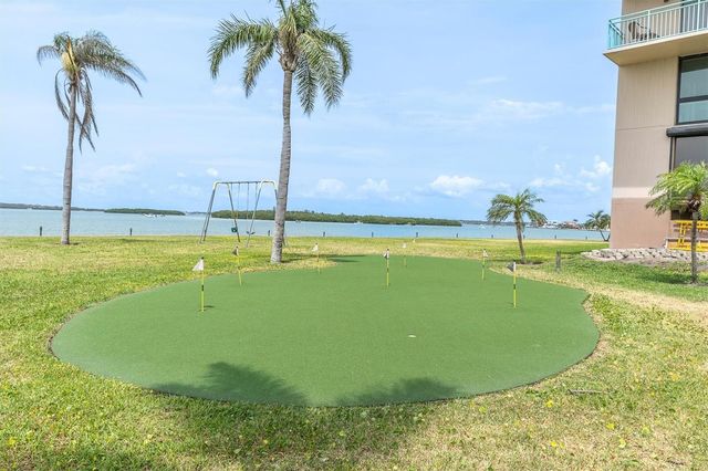 1 KEY CAPRI 102E, Treasure Island, FL 33706