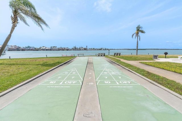 1 KEY CAPRI 102E, Treasure Island, FL 33706