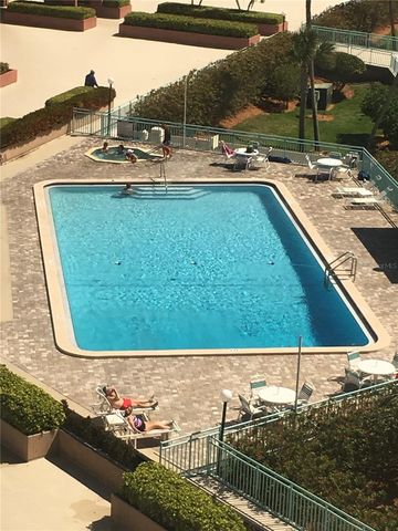 1 KEY CAPRI 102E, Treasure Island, FL 33706