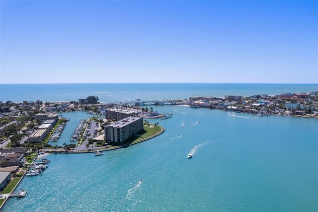 1 KEY CAPRI 102E, Treasure Island, FL 33706