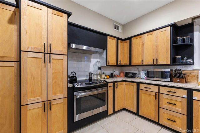 47 Edgecliff Terrace, Yonkers, NY 10705