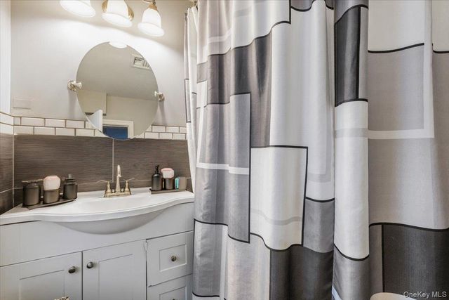 47 Edgecliff Terrace, Yonkers, NY 10705