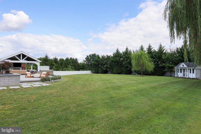 5 MANCHESTER CT, Columbus, NJ 08022