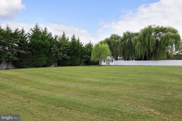 5 MANCHESTER CT, Columbus, NJ 08022
