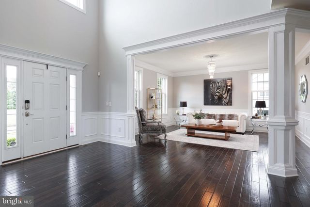 5 MANCHESTER CT, Columbus, NJ 08022
