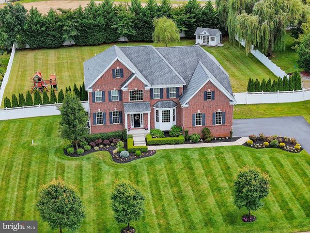 5 MANCHESTER CT, Columbus, NJ 08022