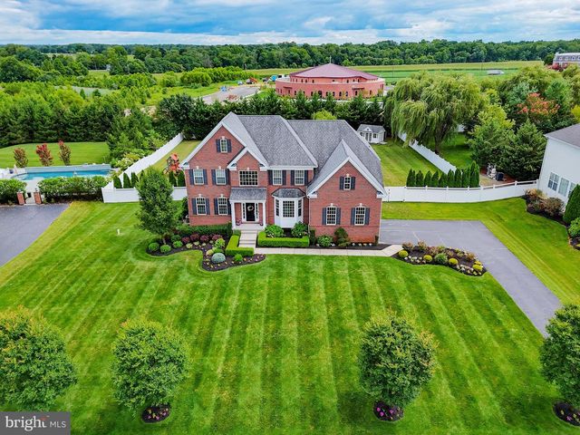 5 MANCHESTER CT, Columbus, NJ 08022