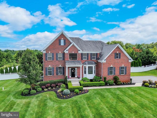 5 MANCHESTER CT, Columbus, NJ 08022