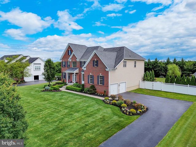 5 MANCHESTER CT, Columbus, NJ 08022