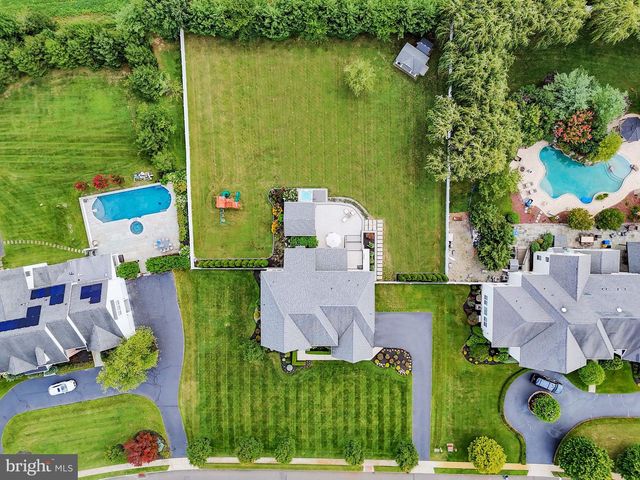 5 MANCHESTER CT, Columbus, NJ 08022