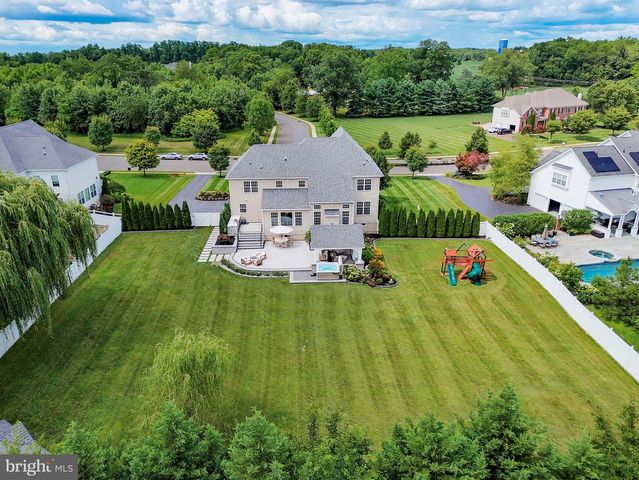 5 MANCHESTER CT, Columbus, NJ 08022