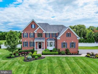 5 MANCHESTER CT, Columbus, NJ 08022