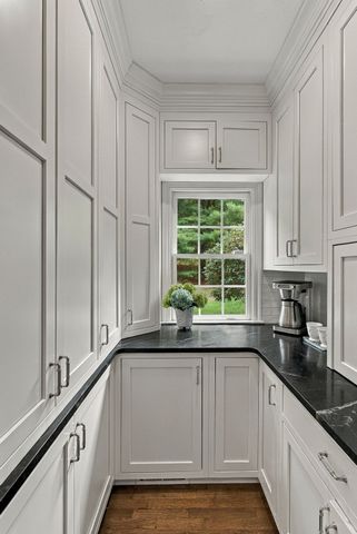 12 Daniel Shays Rd, Hopkinton, MA 01748