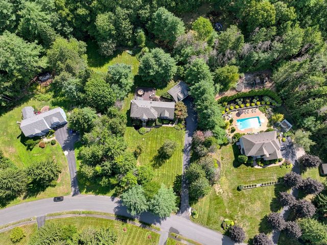 12 Daniel Shays Rd, Hopkinton, MA 01748