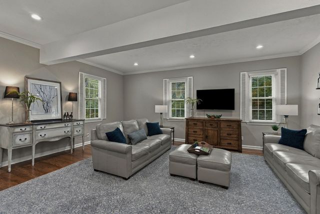 12 Daniel Shays Rd, Hopkinton, MA 01748