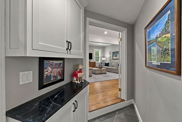 12 Daniel Shays Rd, Hopkinton, MA 01748