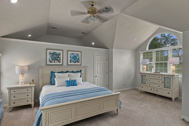 12 Daniel Shays Rd, Hopkinton, MA 01748
