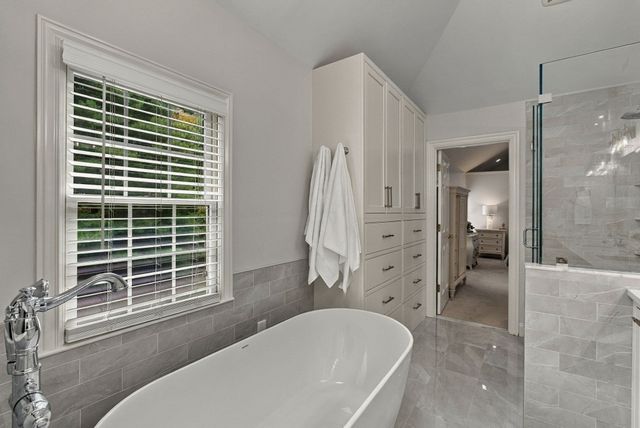 12 Daniel Shays Rd, Hopkinton, MA 01748