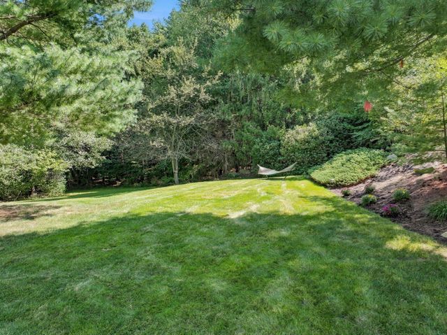 12 Daniel Shays Rd, Hopkinton, MA 01748