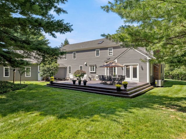 12 Daniel Shays Rd, Hopkinton, MA 01748
