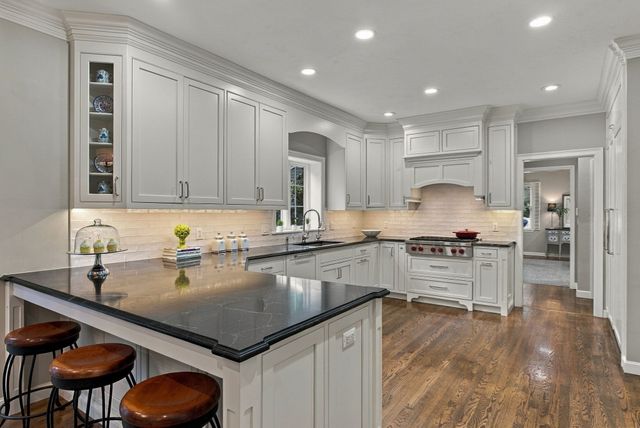 12 Daniel Shays Rd, Hopkinton, MA 01748