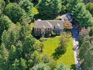 12 Daniel Shays Rd, Hopkinton, MA 01748