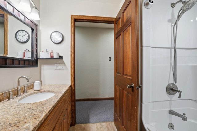 5427 OAKWOOD AVENUE, Stevens Point, WI 54482