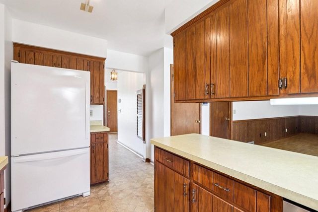 18215 Parish DRIVE, Brookfield, WI 53045