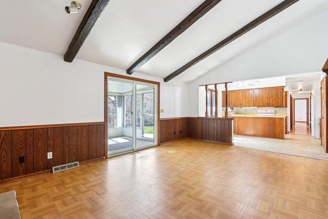 18215 Parish DRIVE, Brookfield, WI 53045