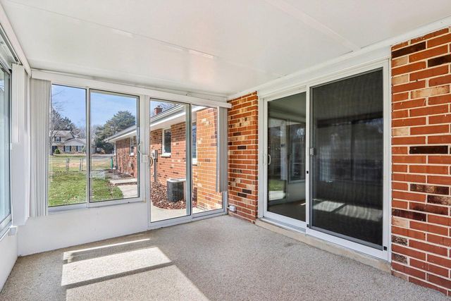 18215 Parish DRIVE, Brookfield, WI 53045