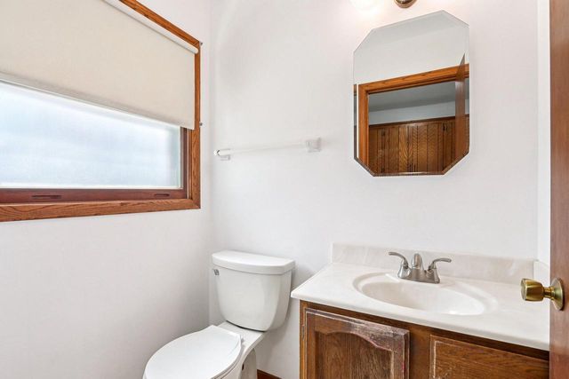 18215 Parish DRIVE, Brookfield, WI 53045