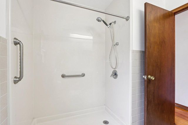 18215 Parish DRIVE, Brookfield, WI 53045