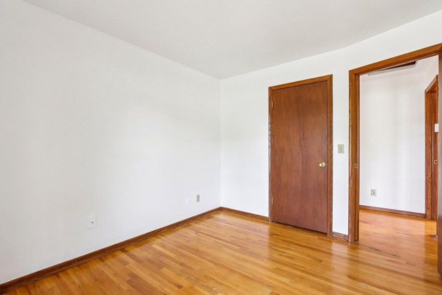 18215 Parish DRIVE, Brookfield, WI 53045