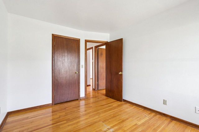 18215 Parish DRIVE, Brookfield, WI 53045