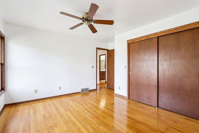 18215 Parish DRIVE, Brookfield, WI 53045