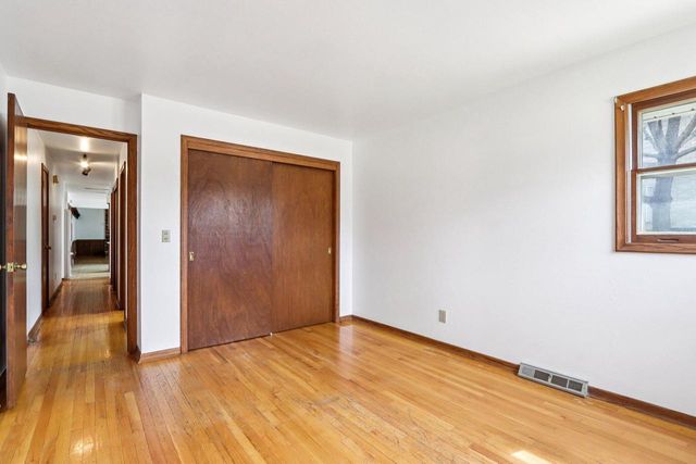 18215 Parish DRIVE, Brookfield, WI 53045