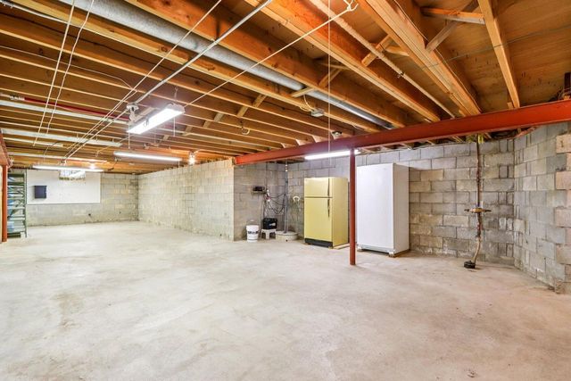 18215 Parish DRIVE, Brookfield, WI 53045