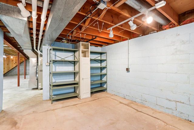 18215 Parish DRIVE, Brookfield, WI 53045