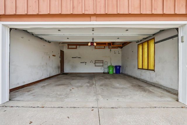 18215 Parish DRIVE, Brookfield, WI 53045