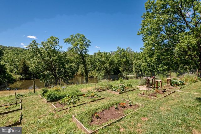 12 ALEXIS LN, Malvern, PA 19355