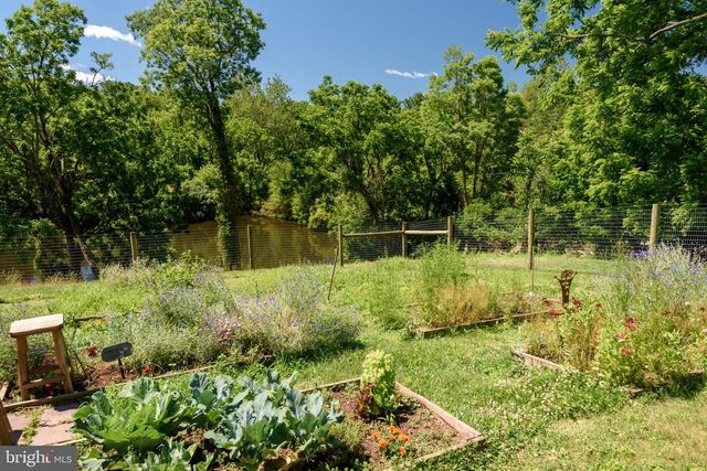 12 ALEXIS LN, Malvern, PA 19355