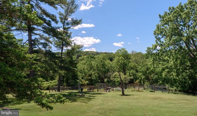 12 ALEXIS LN, Malvern, PA 19355