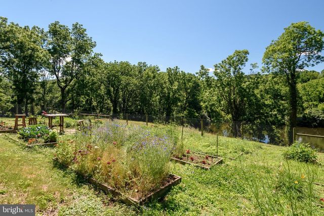 12 ALEXIS LN, Malvern, PA 19355