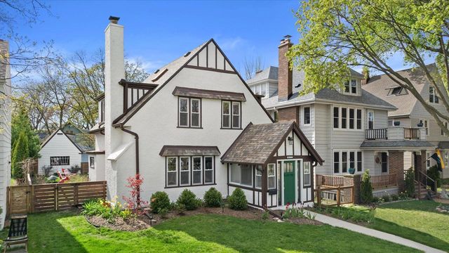 4477 Murray AVENUE, Shorewood, WI 53211