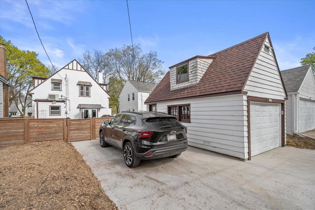 4477 Murray AVENUE, Shorewood, WI 53211